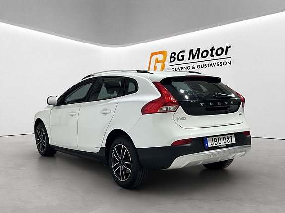 Volvo V40 Cross Country 6 of 19