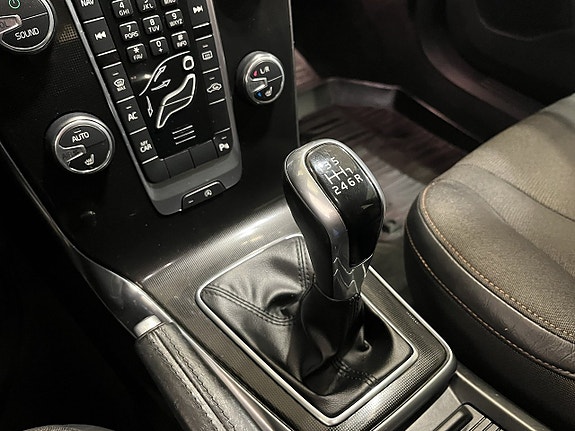 Volvo V40 Cross Country 16 of 19