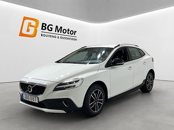 Volvo V40 Cross Country 8 of 19
