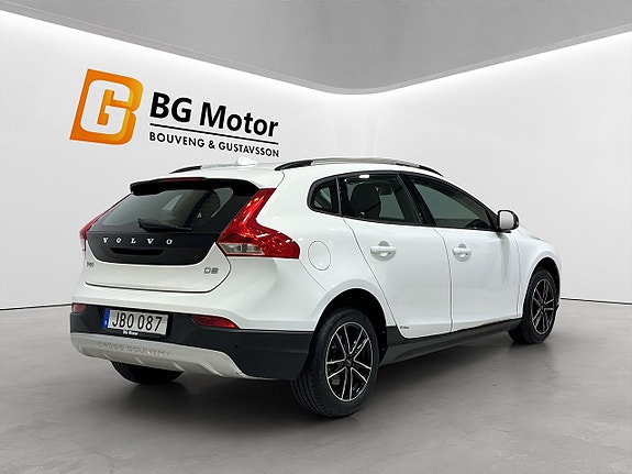 Volvo V40 Cross Country 4 of 19