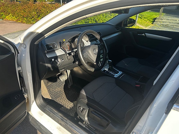 Volkswagen Passat Alltrack 15 of 23