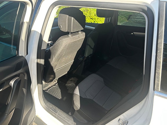 Volkswagen Passat Alltrack 11 of 23