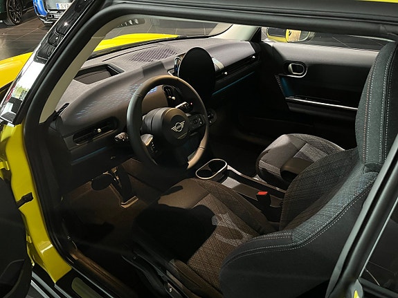 MINI Cooper C 5 of 12