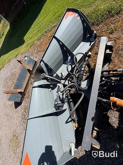 JCB Hjullastare 403 år 2020 Med tillbehör Pla... via auktion 25 of 27