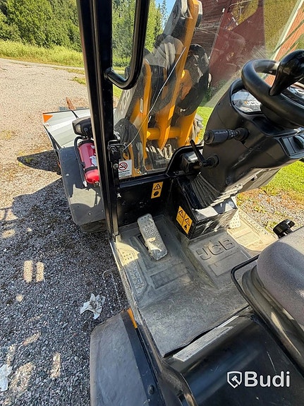JCB Hjullastare 403 år 2020 Med tillbehör Pla... via auktion 16 of 27