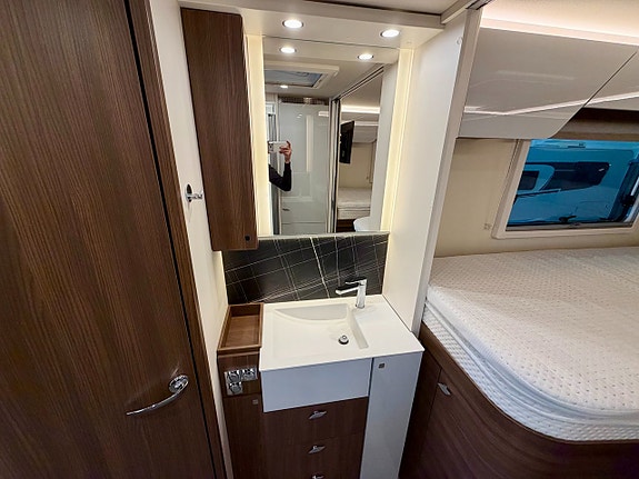 Bürstner Elegance I 910 G / Mercedes / ALDE / Hydraulben / AC / Lithium / iNDUS 20 of 30