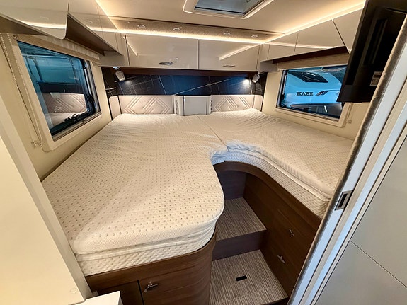 Bürstner Elegance I 910 G / Mercedes / ALDE / Hydraulben / AC / Lithium / iNDUS 18 of 30