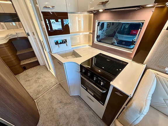 Bürstner Elegance I 910 G / Mercedes / ALDE / Hydraulben / AC / Lithium / iNDUS 14 of 30
