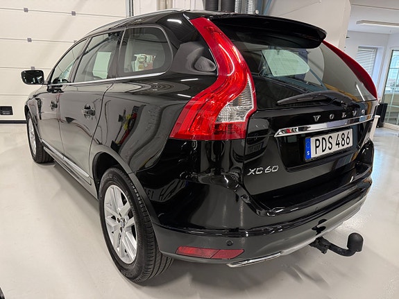 Volvo XC60 3 of 22