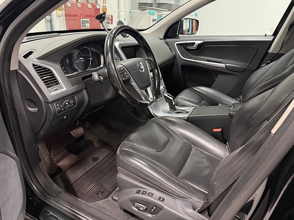 Volvo XC60 8 of 22