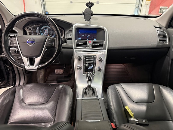 Volvo XC60 10 of 22