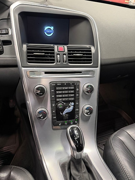 Volvo XC60 16 of 22