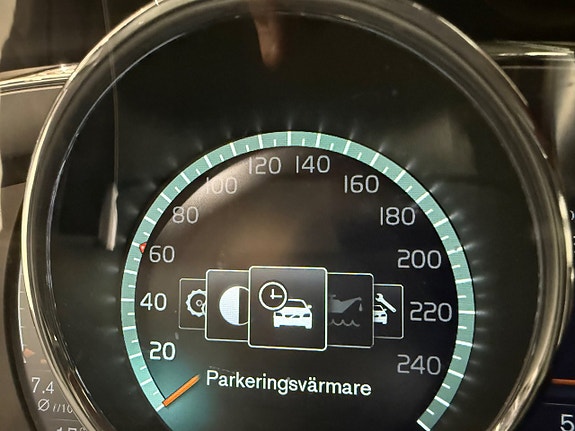 Volvo XC60 14 of 22