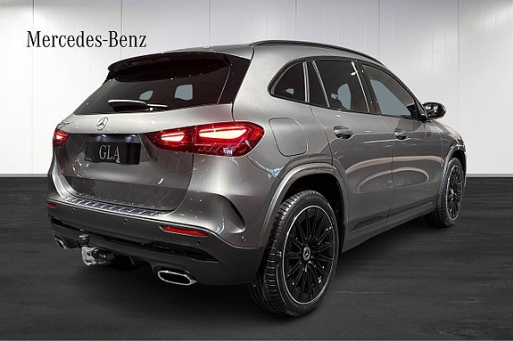 Mercedes-Benz GLA250 e 4 of 11