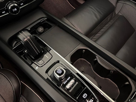 Volvo XC60 17 of 21