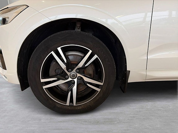 Volvo XC60 8 of 21