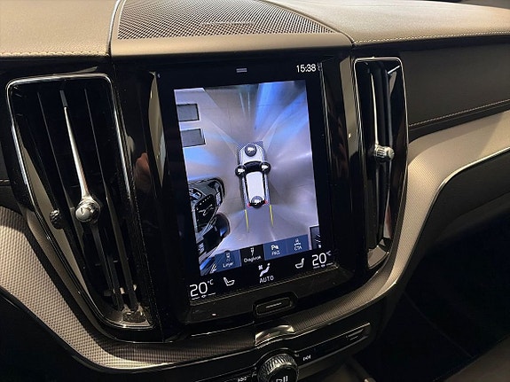 Volvo XC60 15 of 21