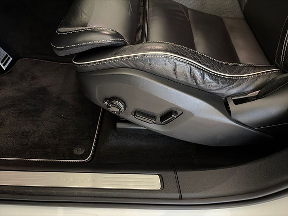 Volvo XC60 11 of 21