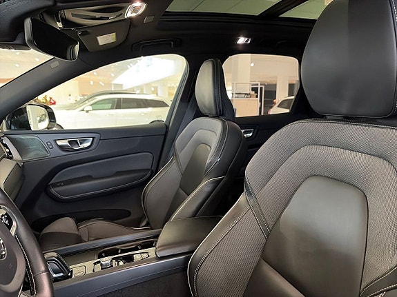 Volvo XC60 10 of 21