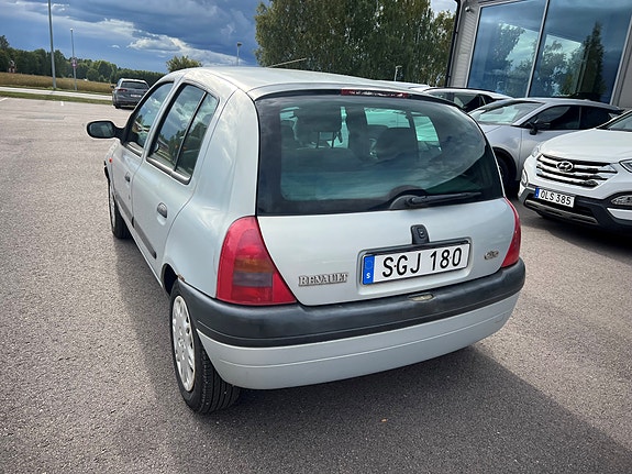 Renault Clio 5 of 6