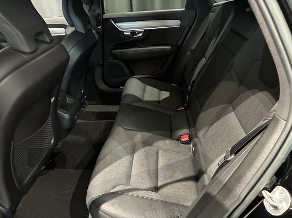 Volvo V90 Cross Country 10 of 20
