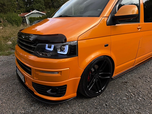 Volkswagen Caravelle 2 of 11