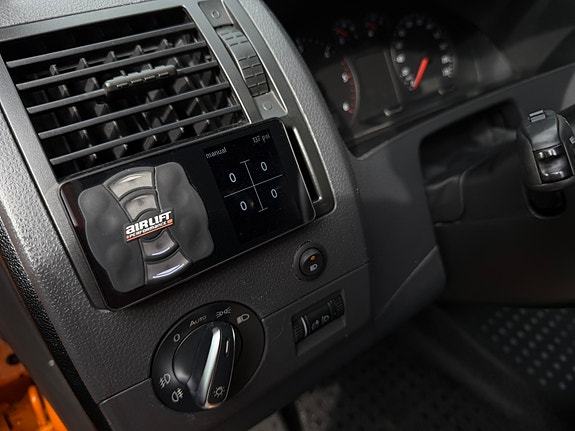 Volkswagen Caravelle 9 of 11