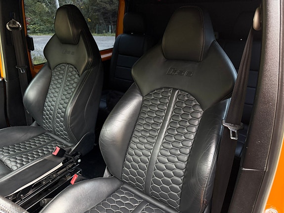 Volkswagen Caravelle 8 of 11