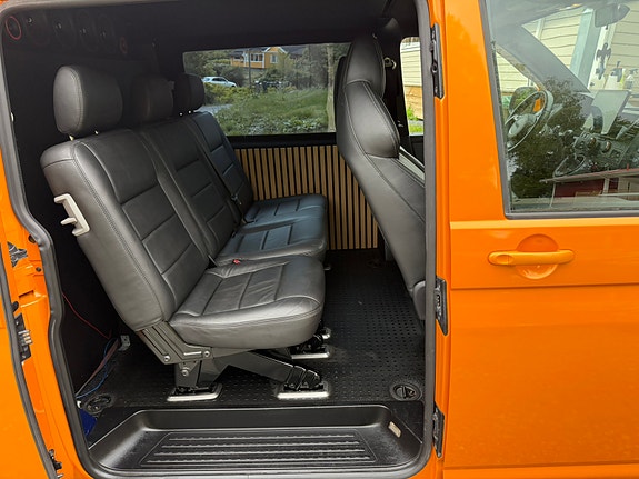 Volkswagen Caravelle 11 of 11