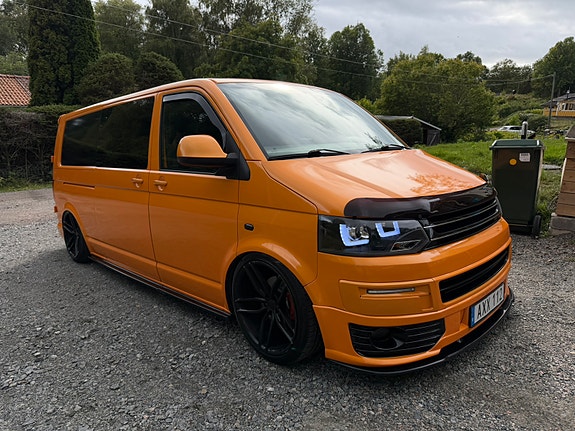 Volkswagen Caravelle 5 of 11