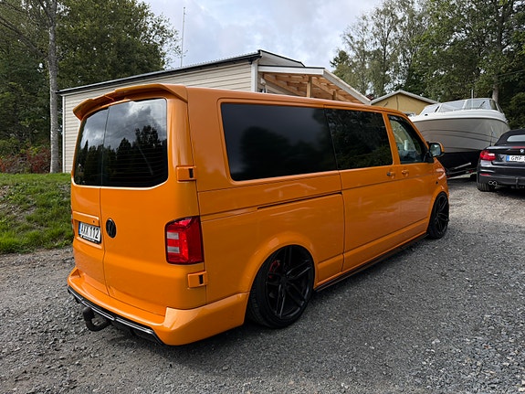 Volkswagen Caravelle 4 of 11