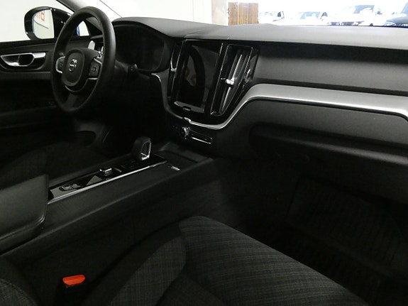 Volvo XC60 11 of 21