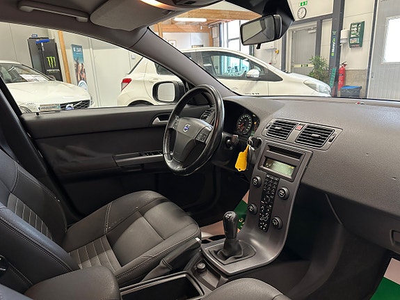 Volvo S40 15 of 21