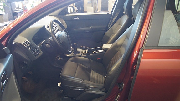 Volvo V50 5 of 10
