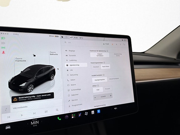 Tesla Model Y 22 of 30