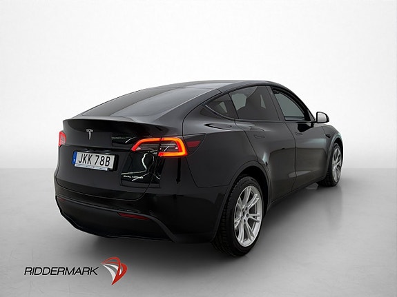 Tesla Model Y 9 of 30