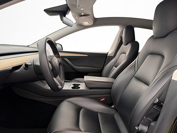 Tesla Model Y 14 of 30