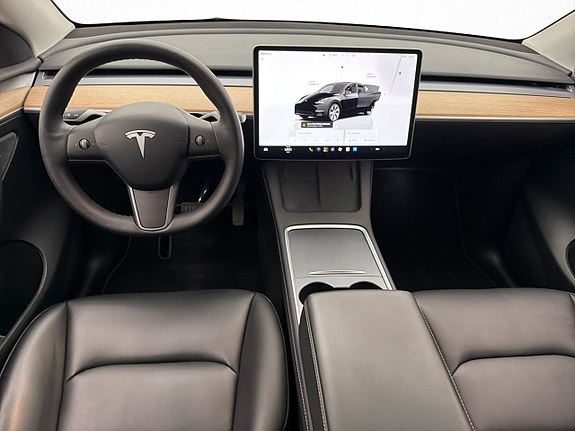 Tesla Model Y 12 of 30