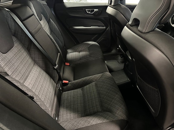 Volvo XC60 9 of 24