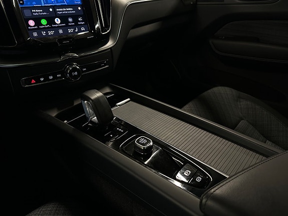 Volvo XC60 16 of 24