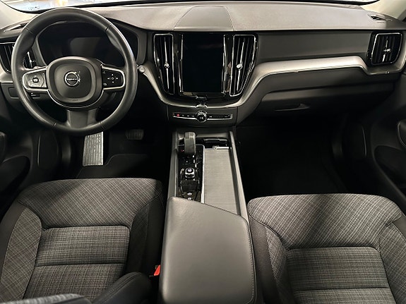 Volvo XC60 11 of 24