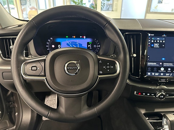 Volvo XC60 17 of 24