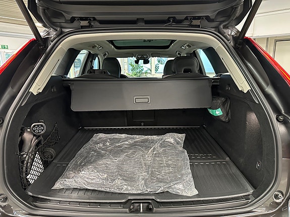 Volvo XC60 5 of 24