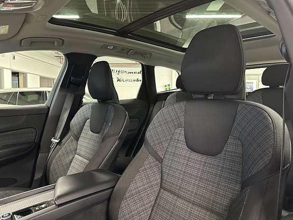 Volvo XC60 14 of 24