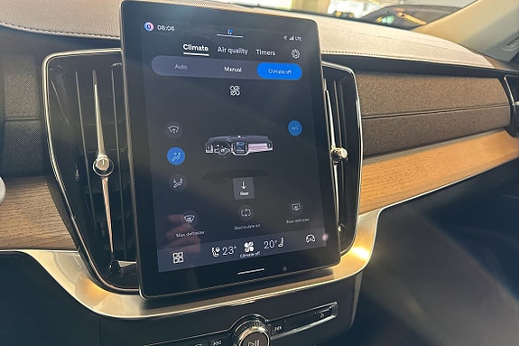 Volvo XC90 15 of 27