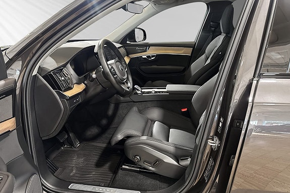 Volvo XC90 7 of 27