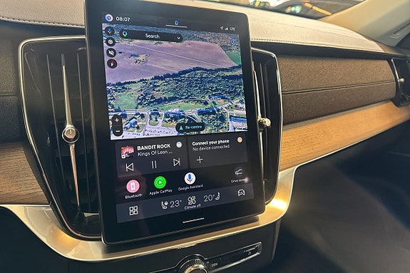 Volvo XC90 16 of 27