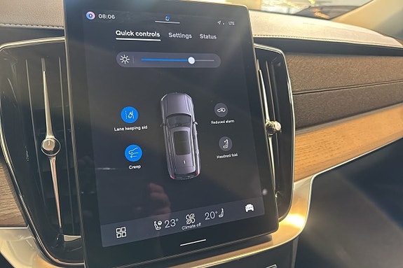 Volvo XC90 14 of 27