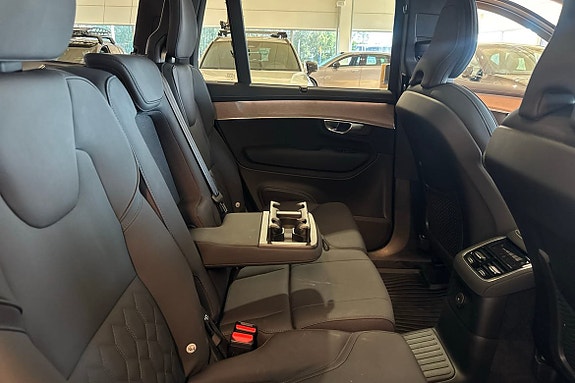 Volvo XC90 26 of 27
