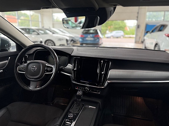 Volvo V90 14 of 22